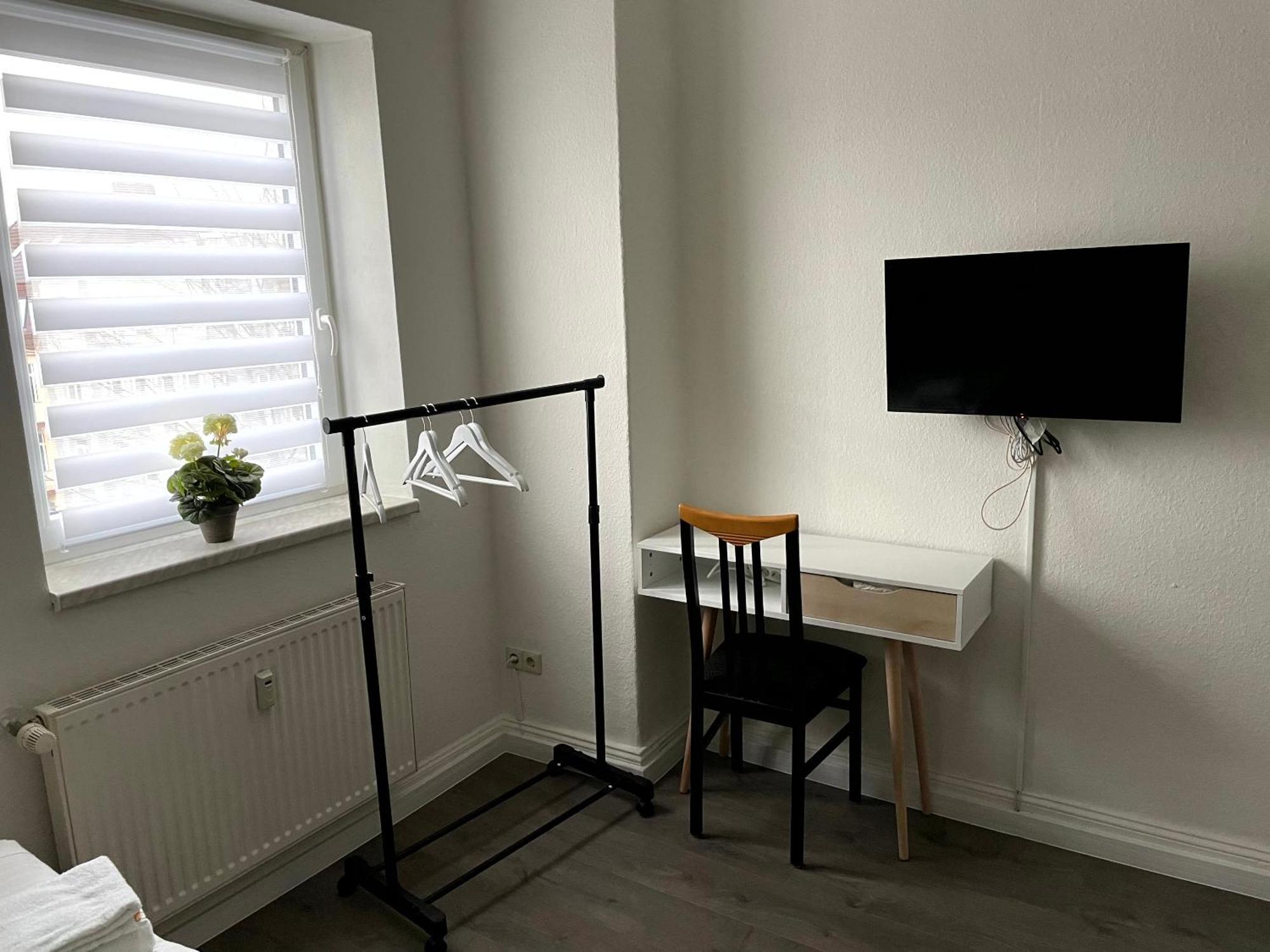 Modernes Apartment Mit 2 Schlafzimmern Und Privatparkplatz Nahe Innenstadt Neumunster Bagian luar foto