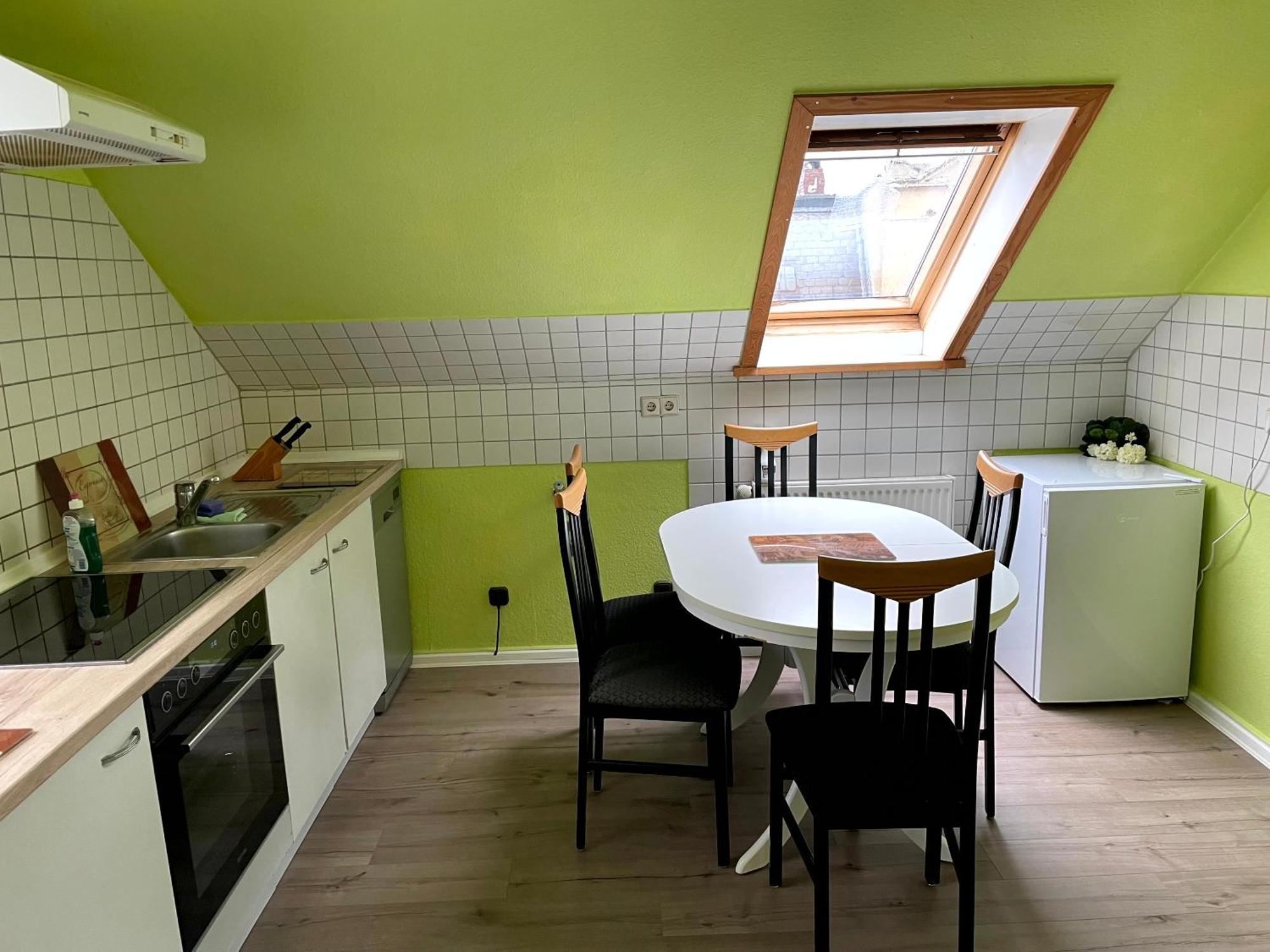 Modernes Apartment Mit 2 Schlafzimmern Und Privatparkplatz Nahe Innenstadt Neumunster Bagian luar foto