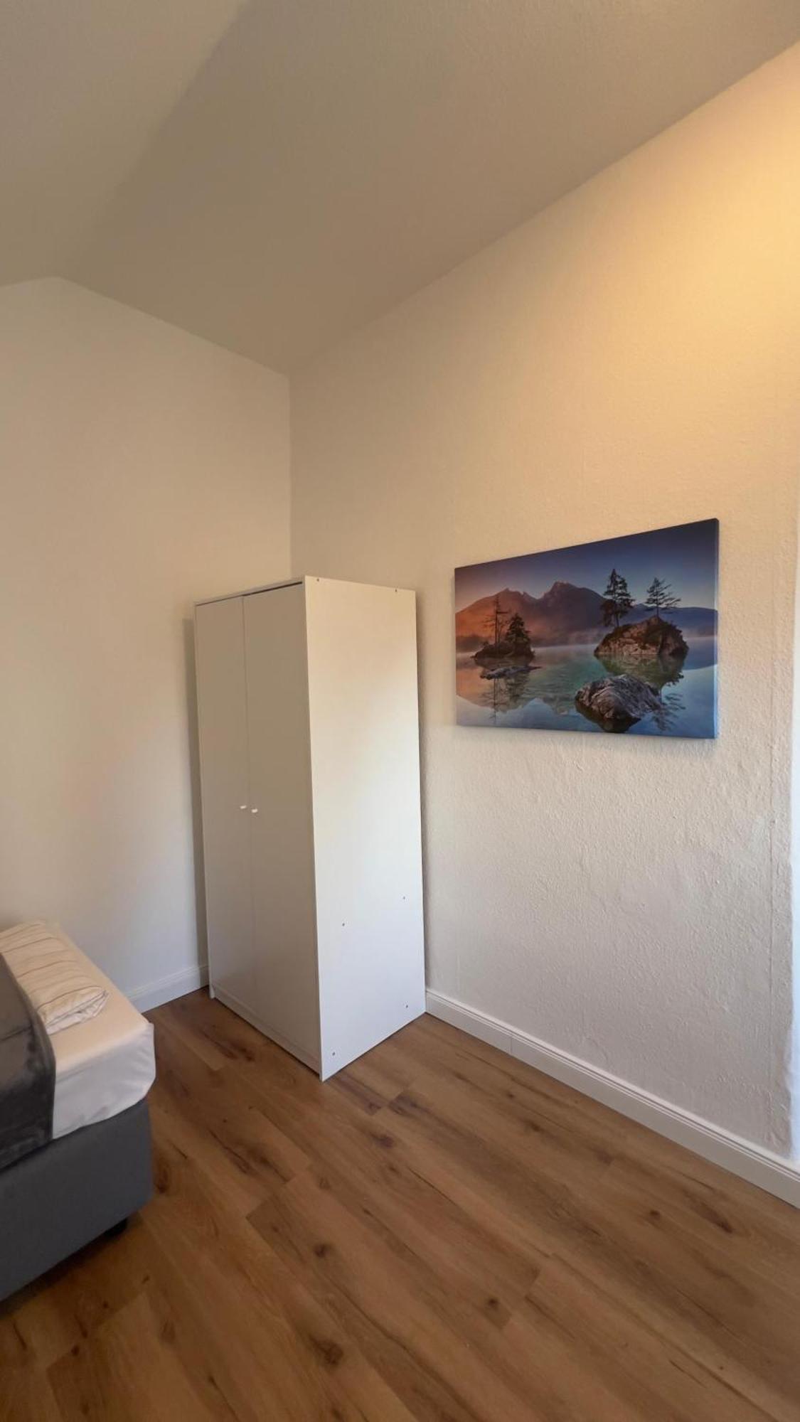 Modernes Apartment Mit 2 Schlafzimmern Und Privatparkplatz Nahe Innenstadt Neumunster Bagian luar foto