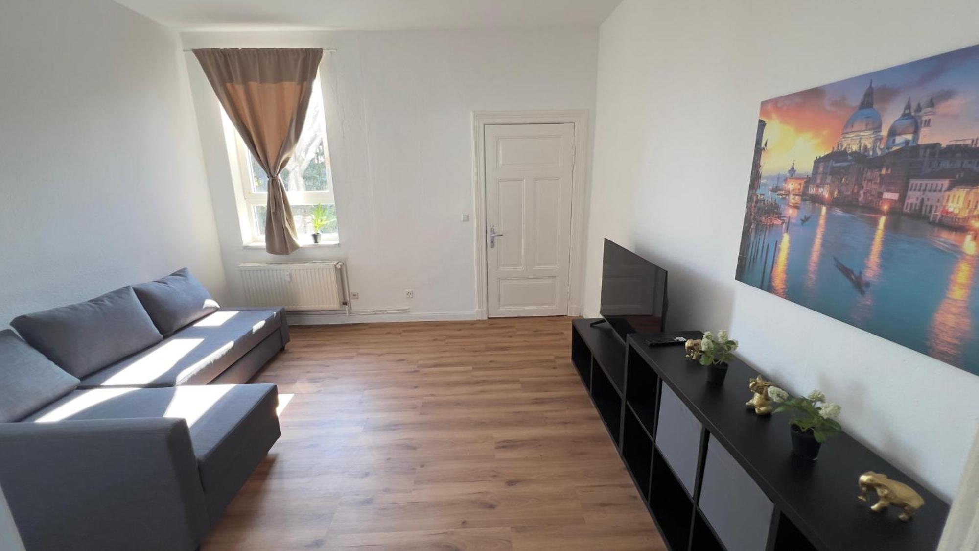 Modernes Apartment Mit 2 Schlafzimmern Und Privatparkplatz Nahe Innenstadt Neumunster Bagian luar foto
